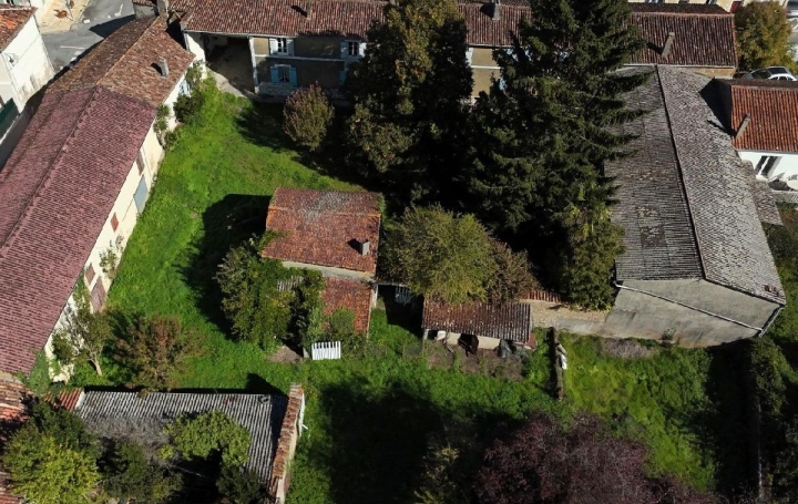 Immeuble ECOYEUX (17770) 302 m<sup>2</sup> 197 000 € 