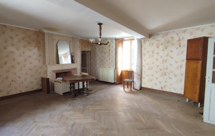 Immeuble ECOYEUX (17770)  302 m2 197 000 € 