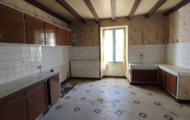 Immeuble ECOYEUX (17770)  302 m2 197 000 € 
