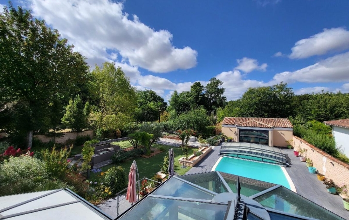 Maison / Villa SAINT-JEAN-D'ANGELY (17400) 269 m<sup>2</sup> 724 000 € 