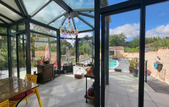 Maison SAINT-JEAN-D'ANGELY (17400)  269 m2 724 000 € 