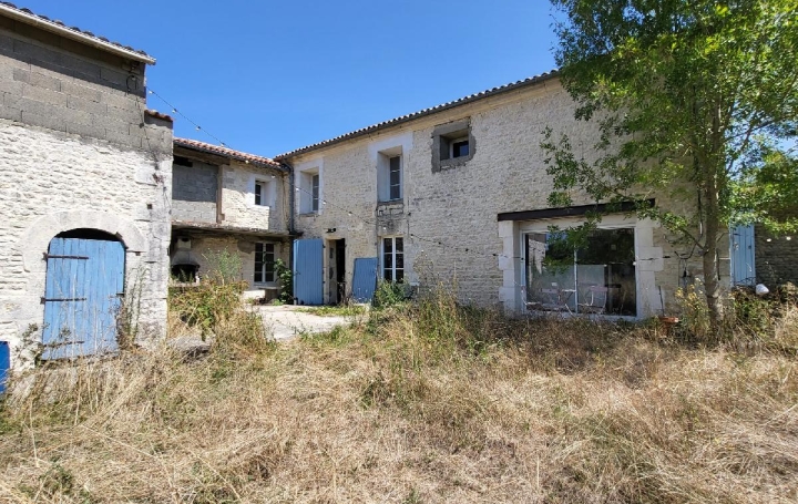 Maison SAINT-JEAN-D'ANGELY (17400)  100 m2 130 000 € 