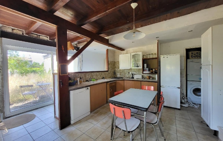 Maison SAINT-JEAN-D'ANGELY (17400)  100 m2 130 000 € 