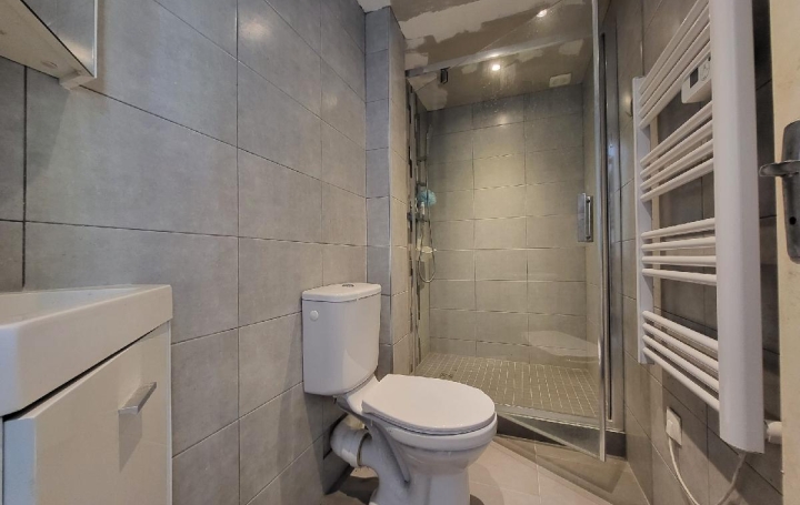 Maison SAINT-JEAN-D'ANGELY (17400)  100 m2 130 000 € 