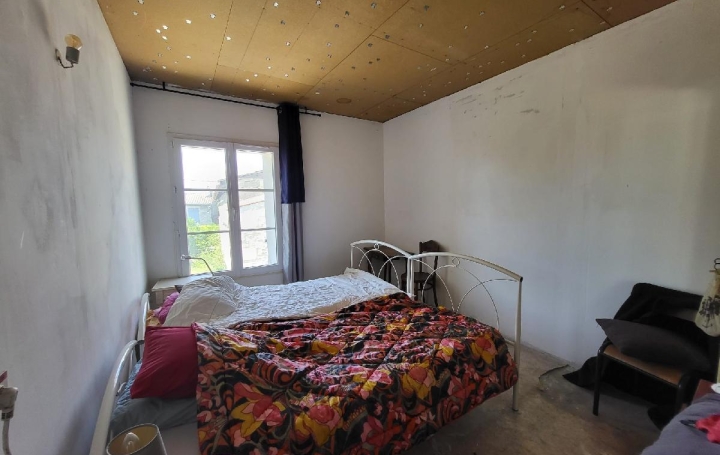 Maison SAINT-JEAN-D'ANGELY (17400)  100 m2 130 000 € 