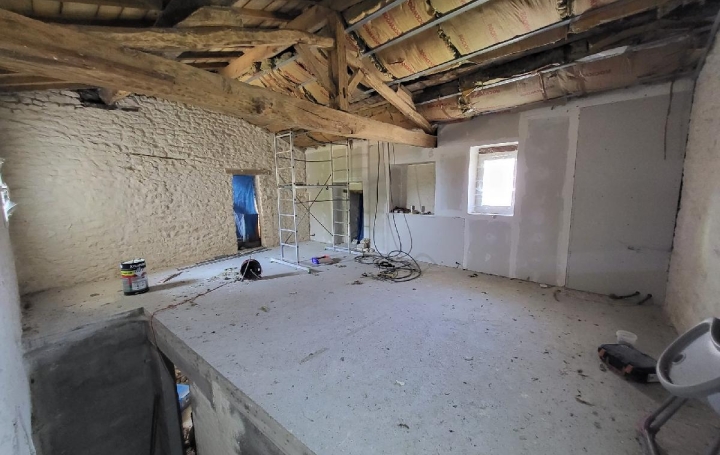 Maison SAINT-JEAN-D'ANGELY (17400)  100 m2 130 000 € 