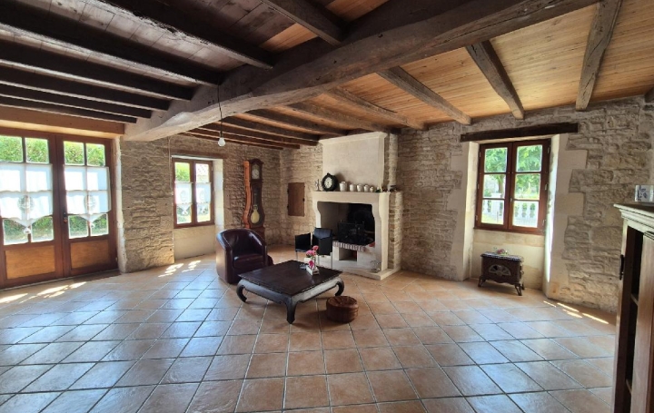 Maison / Villa BERNAY-SAINT-MARTIN (17330) 215 m<sup>2</sup> 198 500 € 