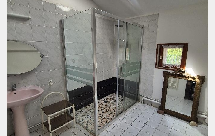 Maison BERNAY-SAINT-MARTIN (17330)  215 m2 198 500 € 