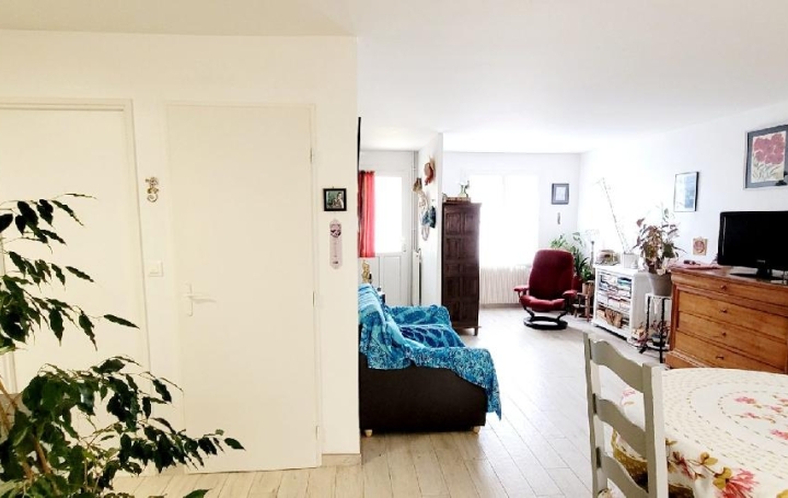 Maison SAINT-JEAN-D'ANGELY (17400)  92 m2 185 000 € 