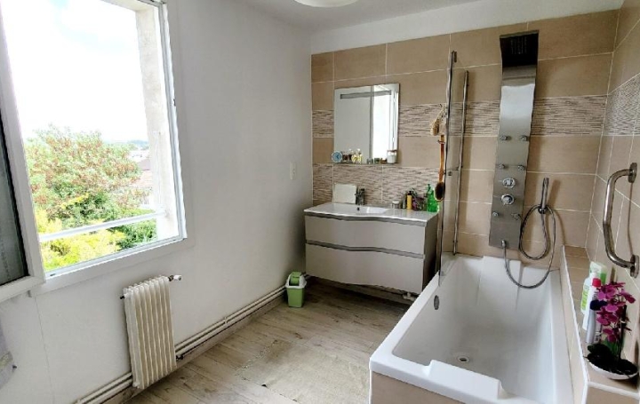 Maison SAINT-JEAN-D'ANGELY (17400)  92 m2 185 000 € 