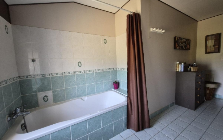 Maison SAINT-PARDOULT (17400)  160 m2 222 000 € 