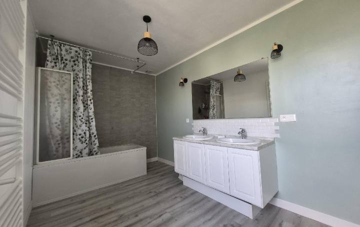 Réseau Immo-diffusion : Maison  VILLENEUVE-LA-COMTESSE  224 m2 278 000 € 