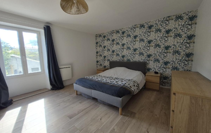 Maison VILLENEUVE-LA-COMTESSE (17330)  224 m2 278 000 € 