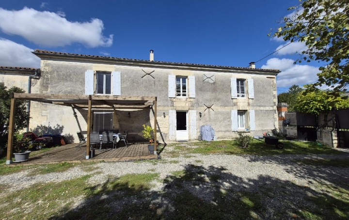 Maison VILLENEUVE-LA-COMTESSE (17330)  224 m2 278 000 € 