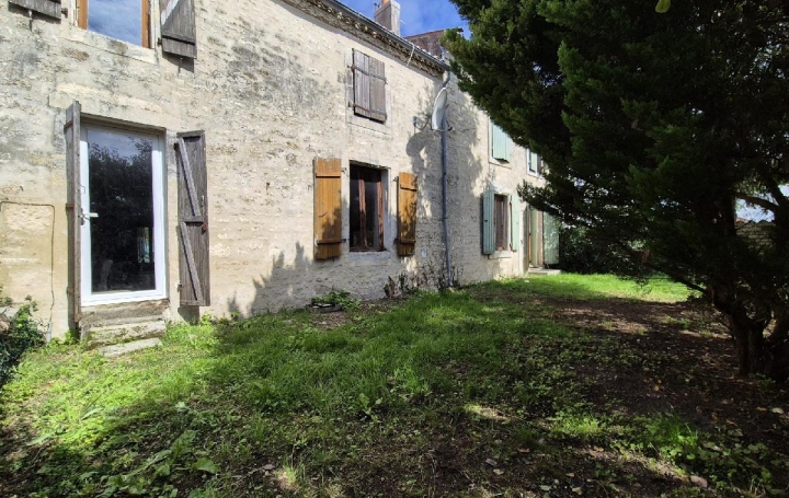 Maison / Villa SAINT-FELIX (17330) 240 m<sup>2</sup> 180 000 € 