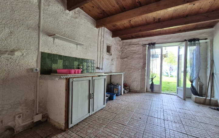 Maison SAINT-FELIX (17330)  240 m2 180 000 € 