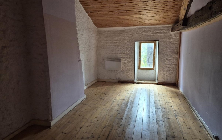 Maison SAINT-FELIX (17330)  240 m2 180 000 € 