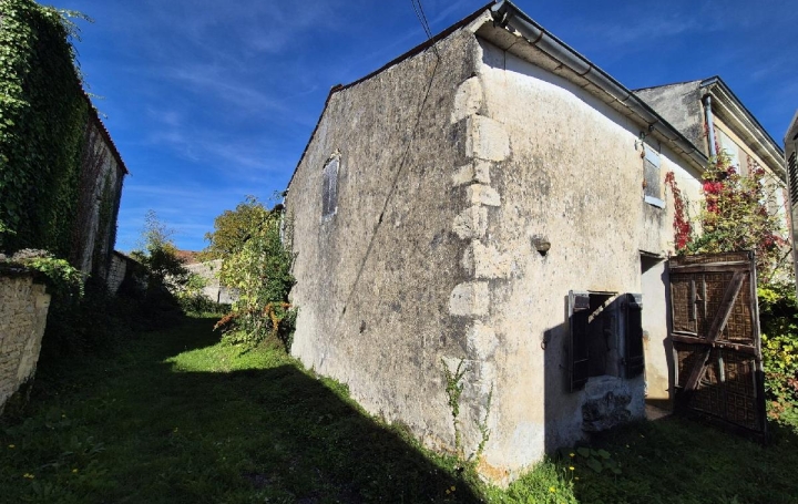 Maison SAINT-MARD (17700)  114 m2 49 000 € 