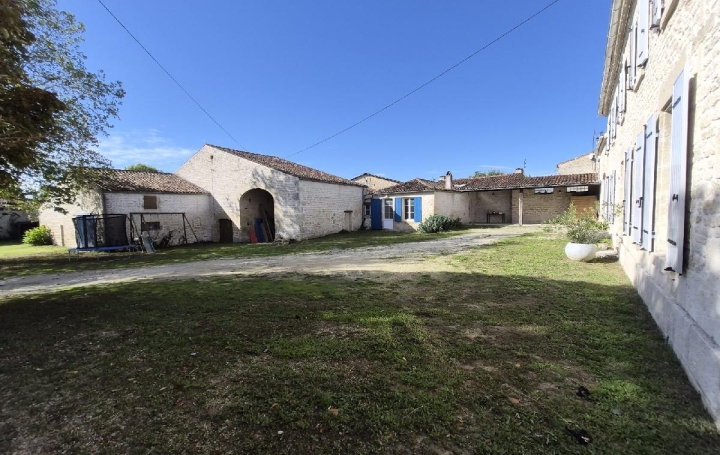 Maison COIVERT (17330)  315 m2 289 000 € 