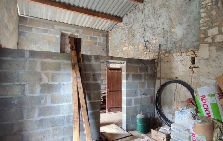 Maison LE DOUHET (17100)  44 m2 42 000 € 