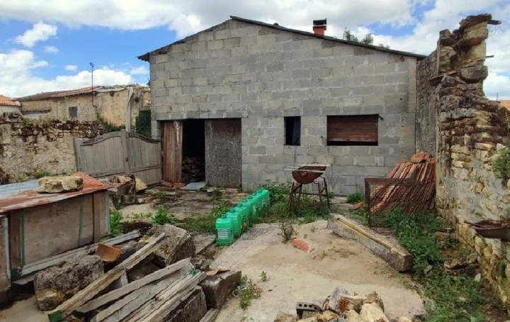 Maison LE DOUHET (17100)  44 m2 42 000 € 