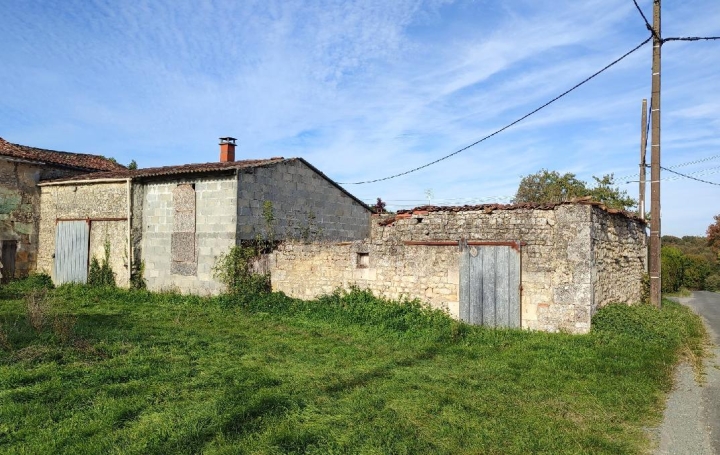 Maison LE DOUHET (17100)  44 m2 42 000 € 