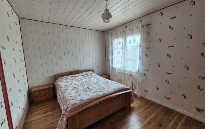 Maison LES FOSSES (79360)  192 m2 200 000 € 