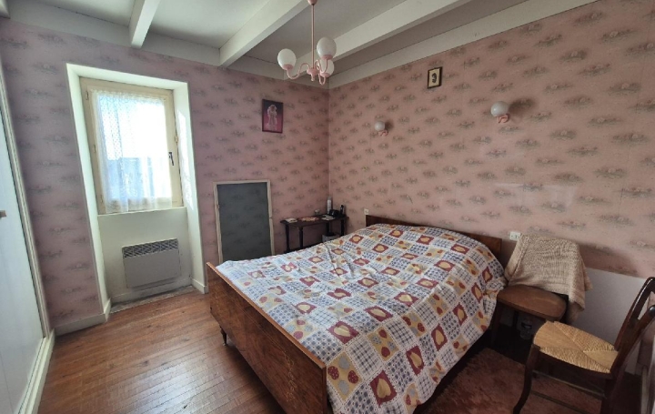 Maison SAINT-PIERRE-DE-L'ISLE (17330)  127 m2 263 000 € 