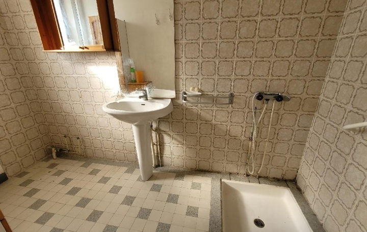 Maison SAINT-JEAN-D'ANGELY (17400)  140 m2 180 000 € 