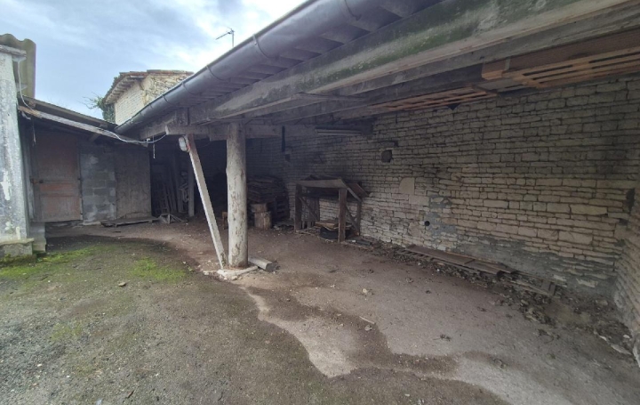 Maison LA FOYE-MONJAULT (79360)  72 m2 22 000 € 