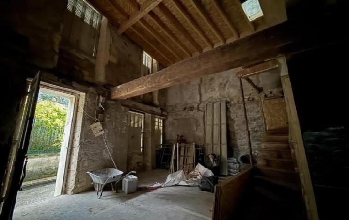 Maison SAINT-JEAN-D'ANGELY (17400)  120 m2 58 300 € 