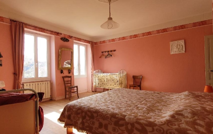 Maison PAILLE (17470)  200 m2 196 000 € 