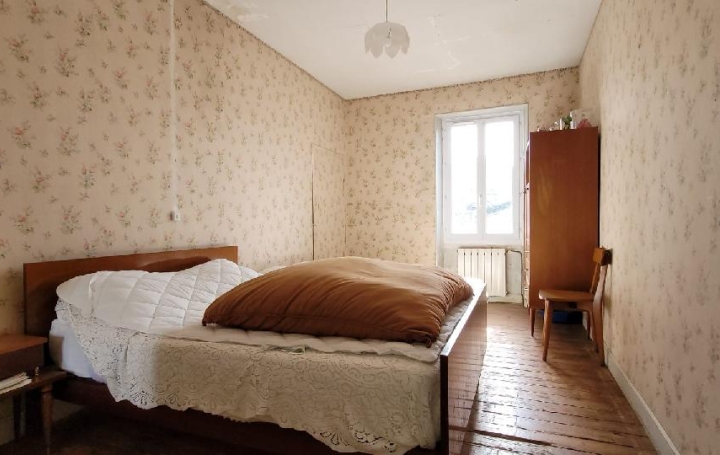 Maison PAILLE (17470)  200 m2 196 000 € 