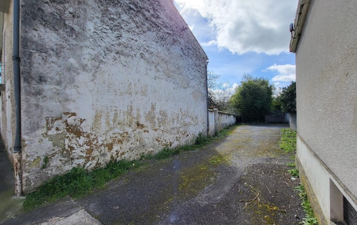 Maison SAINT-JEAN-D'ANGELY (17400)  102 m2 86 500 € 