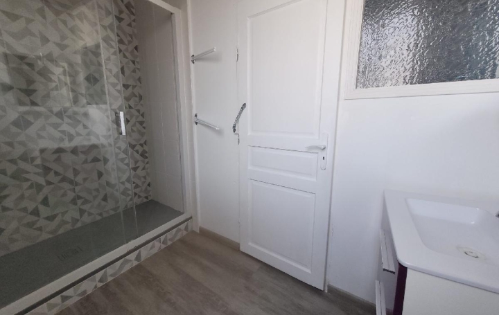 Maison SAINT-JEAN-D'ANGELY (17400)  154 m2 190 500 € 