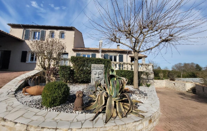 Maison / Villa LA VERGNE (17400) 173 m<sup>2</sup> 450 000 € 
