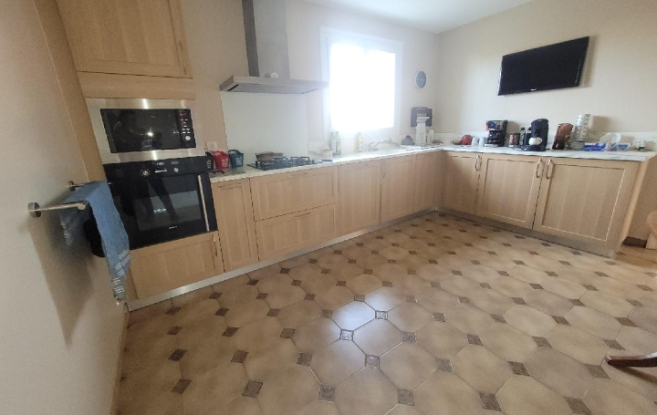 Maison LA VERGNE (17400)  173 m2 450 000 € 