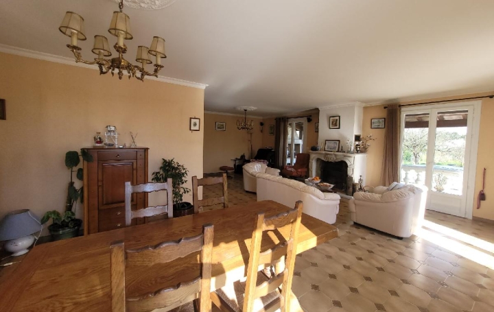 Maison LA VERGNE (17400)  173 m2 450 000 € 