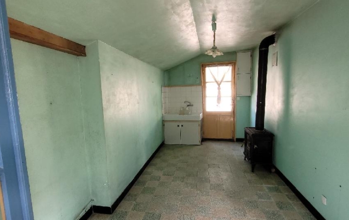 Maison TONNAY-BOUTONNE (17380)  65 m2 61 000 € 