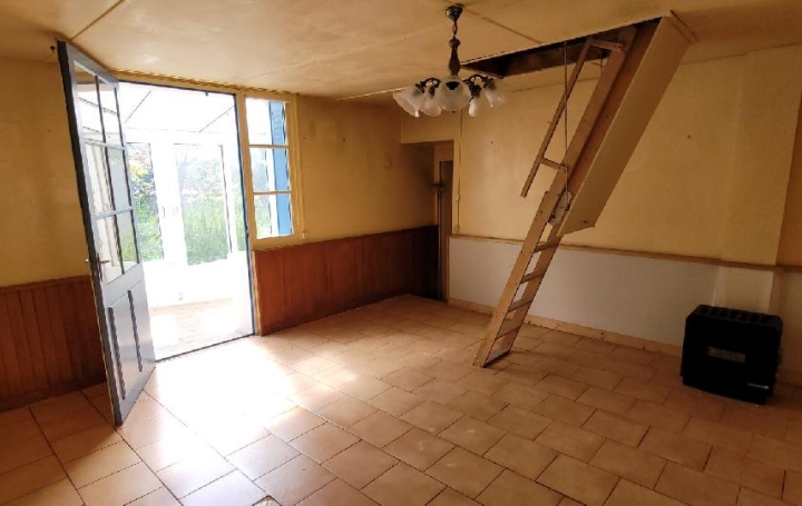 Maison TONNAY-BOUTONNE (17380)  65 m2 61 000 € 