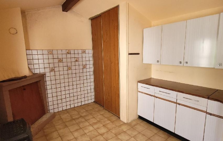 Maison TONNAY-BOUTONNE (17380)  65 m2 61 000 € 