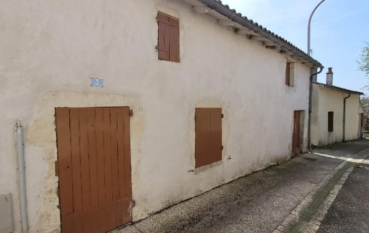 Maison TONNAY-BOUTONNE (17380)  65 m2 61 000 € 