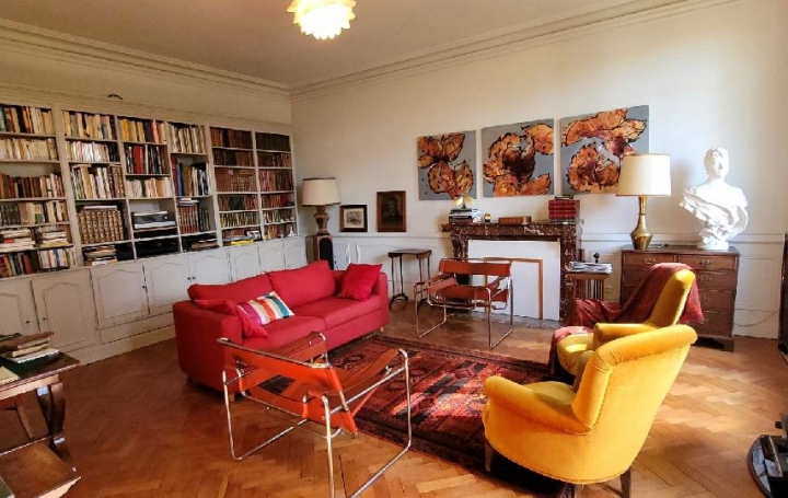 Maison PUGNAC (33710)  408 m2 786 600 € 