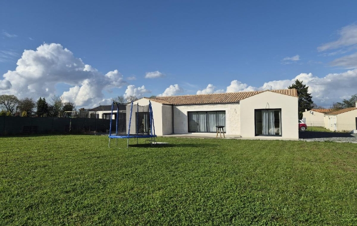 Maison COURANT (17330)  124 m2 277 000 € 