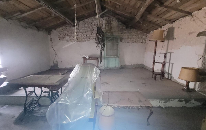 Maison LES EGLISES-D'ARGENTEUIL (17400)  100 m2 97 200 € 