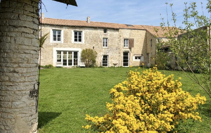 Maison / Villa VAL-DU-MIGNON (79210) 170 m<sup>2</sup> 298 000 € 