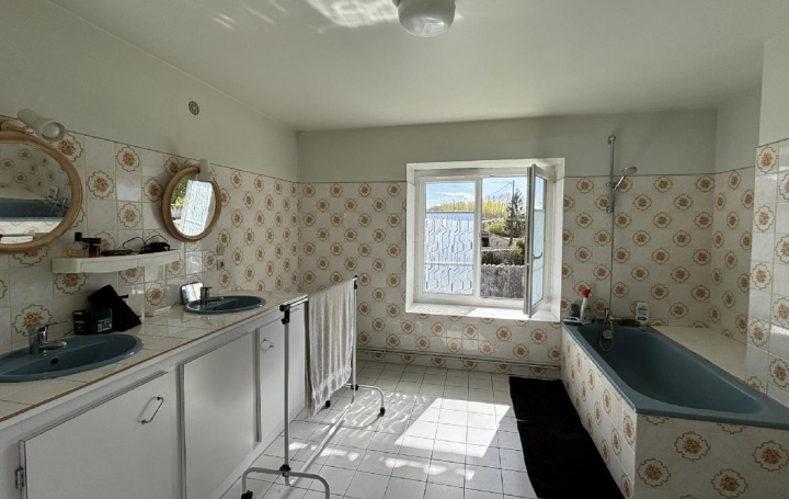 Maison VAL-DU-MIGNON (79210)  200 m2 199 500 € 