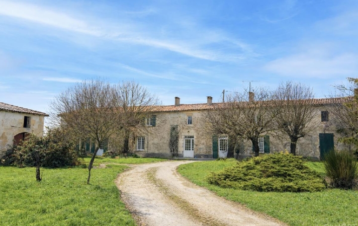 Maison VAL-DU-MIGNON (79360)  300 m2 259 000 € 