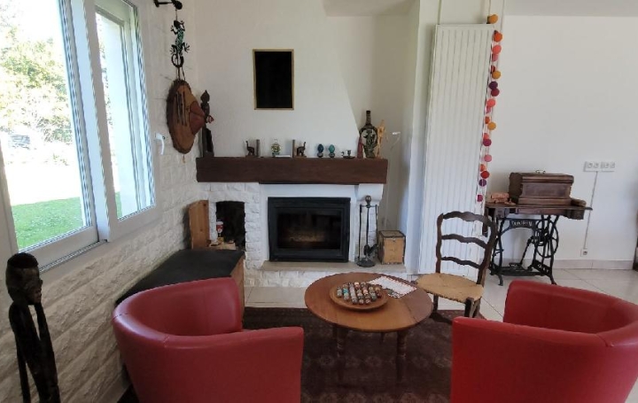 Maison SAINT-JEAN-D'ANGELY (17400)  105 m2 249 000 € 