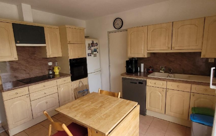 Maison SAINT-JEAN-D'ANGELY (17400)  106 m2 249 000 € 